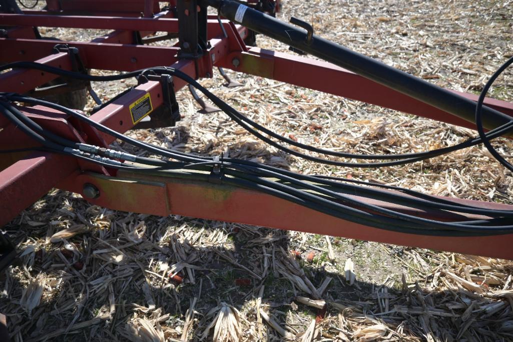 Case-IH Tiger-Mate II 30' field cultivator