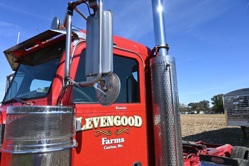 2007 Peterbilt 379 day cab semi