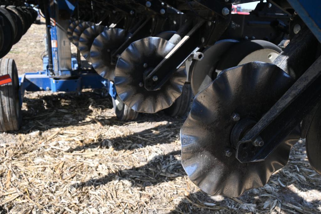 2011 Kinze 3600 12/23 planter