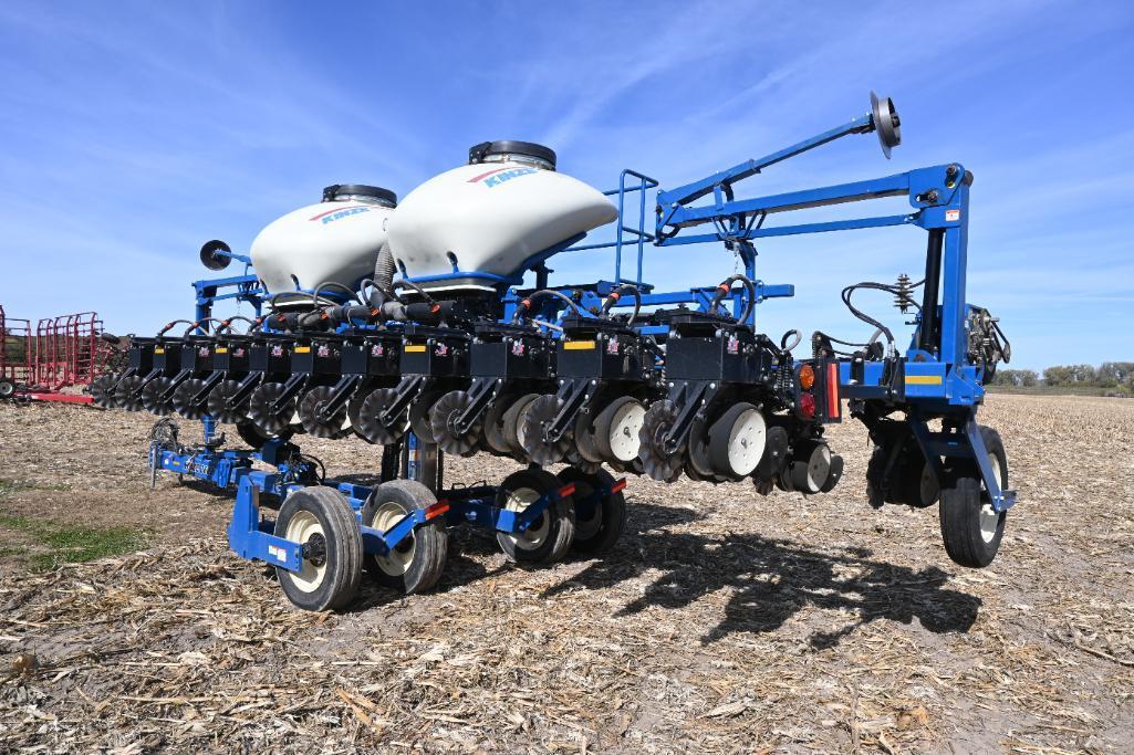 2011 Kinze 3600 12/23 planter