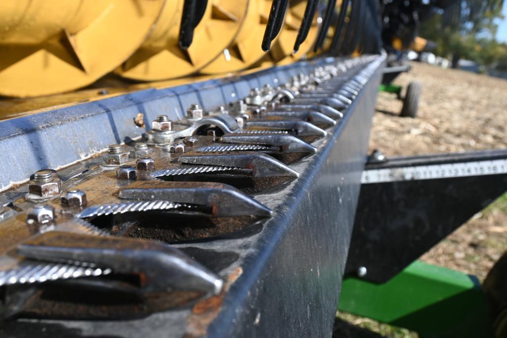 2009 Lexion F535 35' grain platform