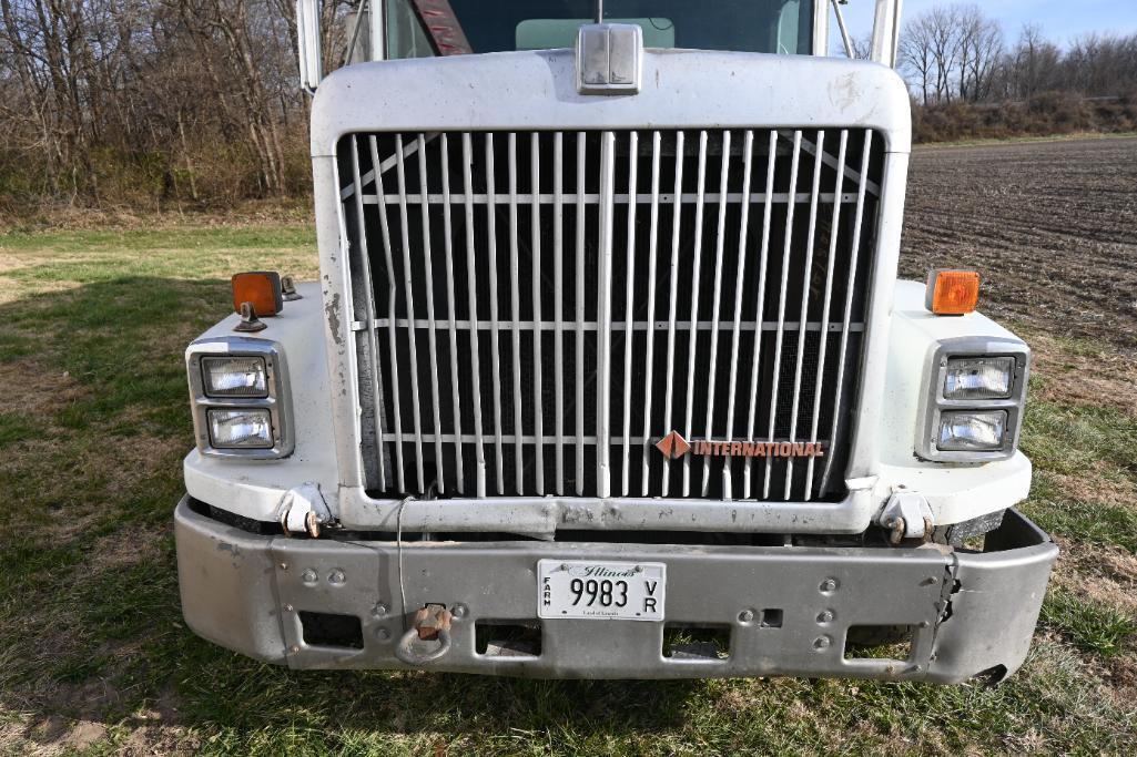 1989 International 9300 grain truck