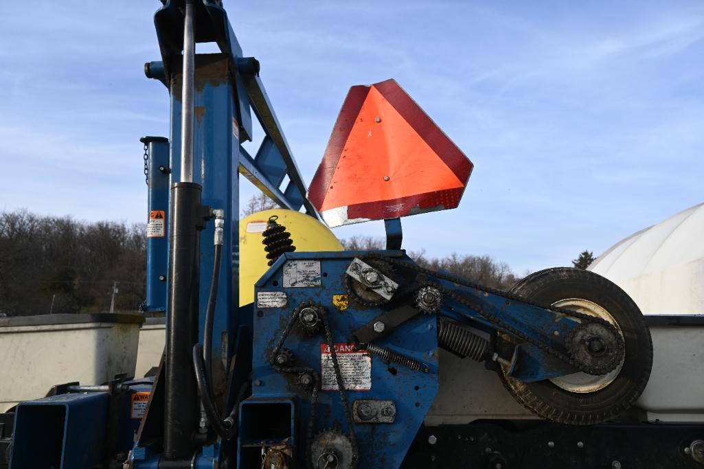 2007 Kinze 3600 16/31 planter