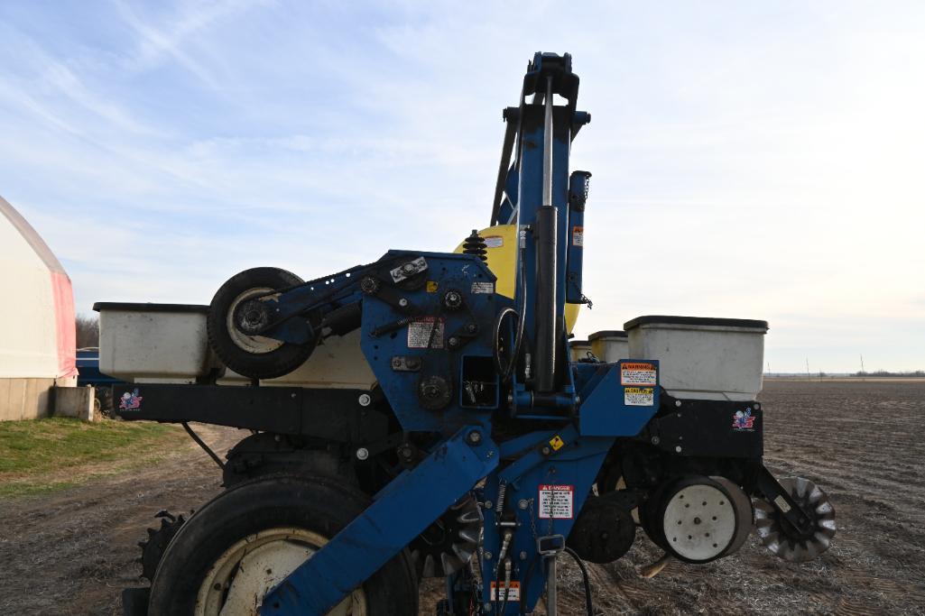 2007 Kinze 3600 16/31 planter