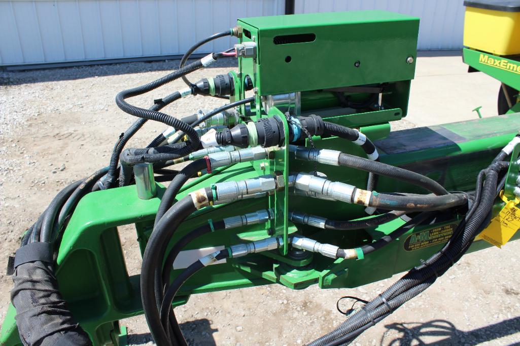 2012 John Deere 1770NT 12 row 30" planter