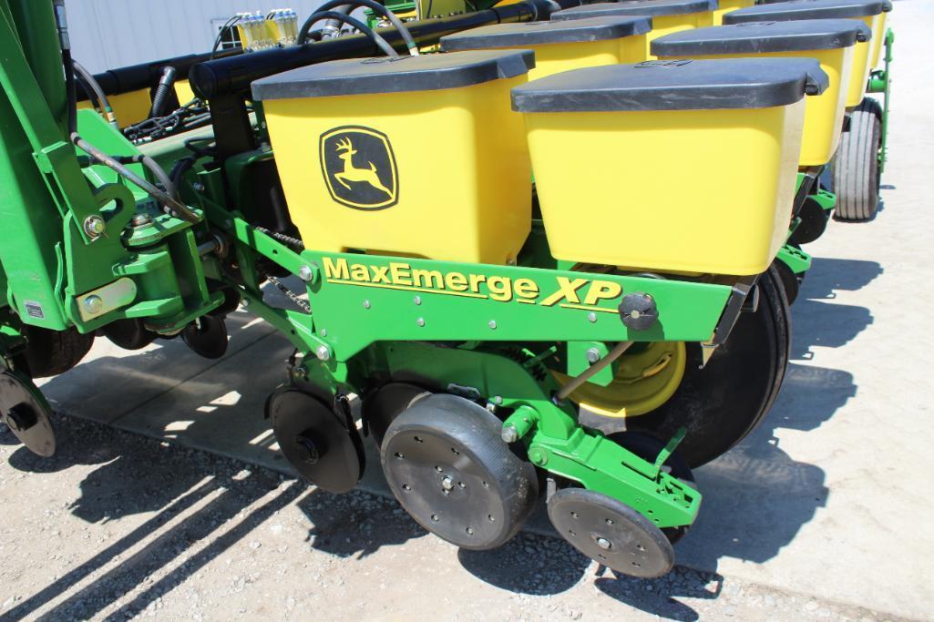 2012 John Deere 1770NT 12 row 30" planter