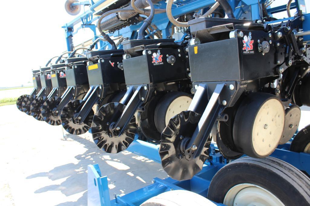 Kinze 3600 12/24 planter