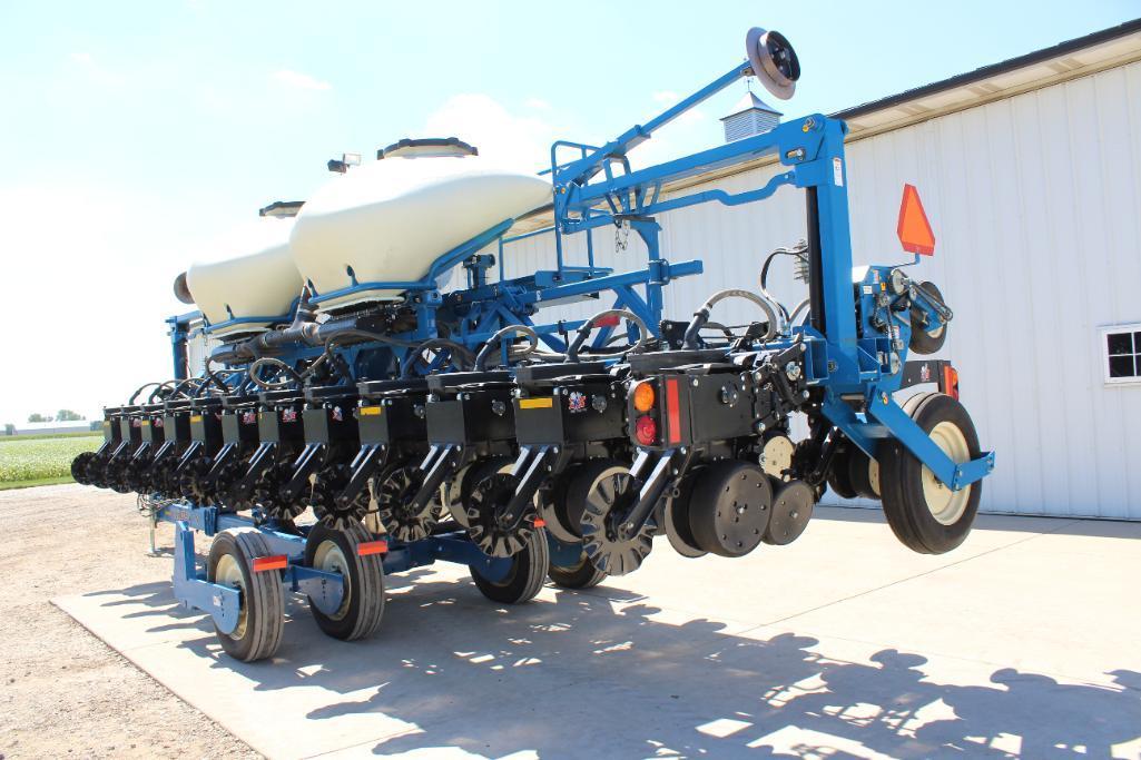 Kinze 3600 12/24 planter