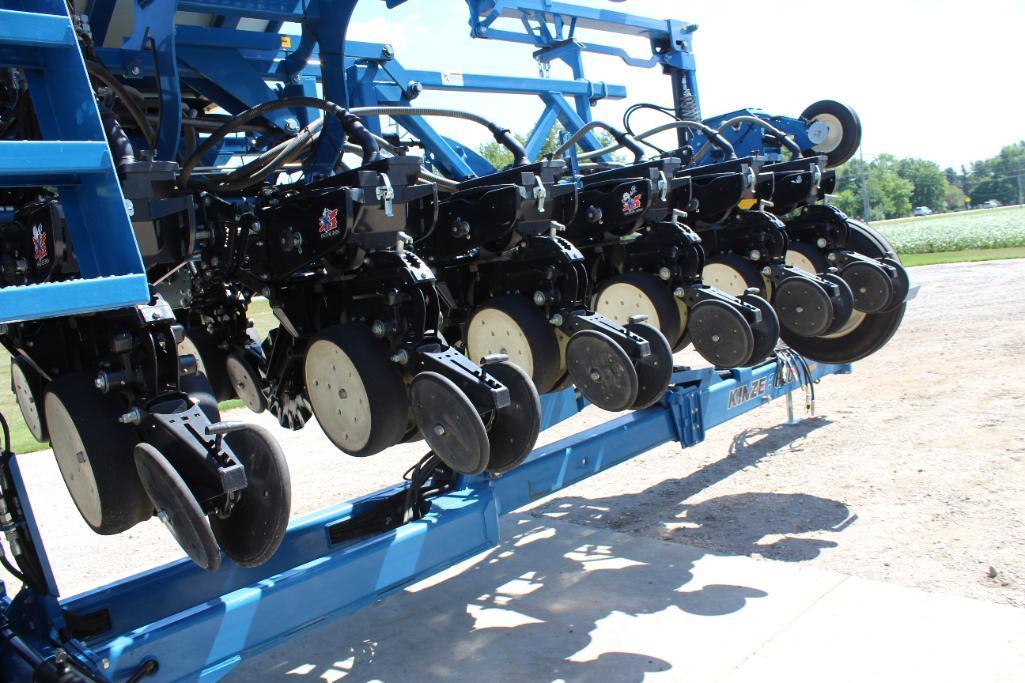 Kinze 3600 12/24 planter