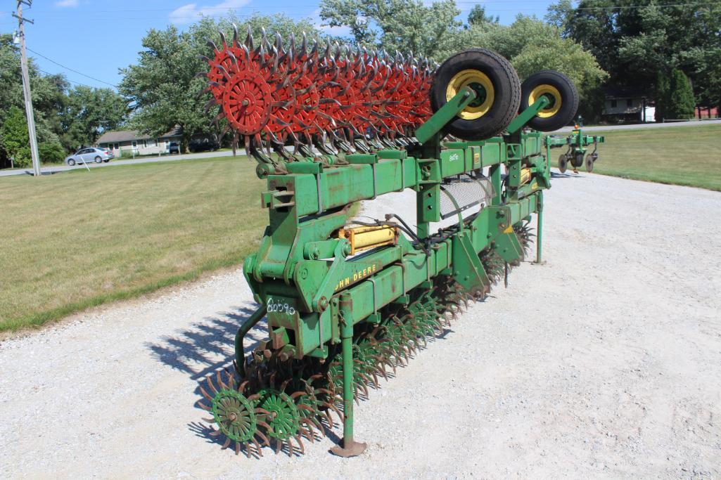 John Deere 400 30' 3-pt. rotary hoe