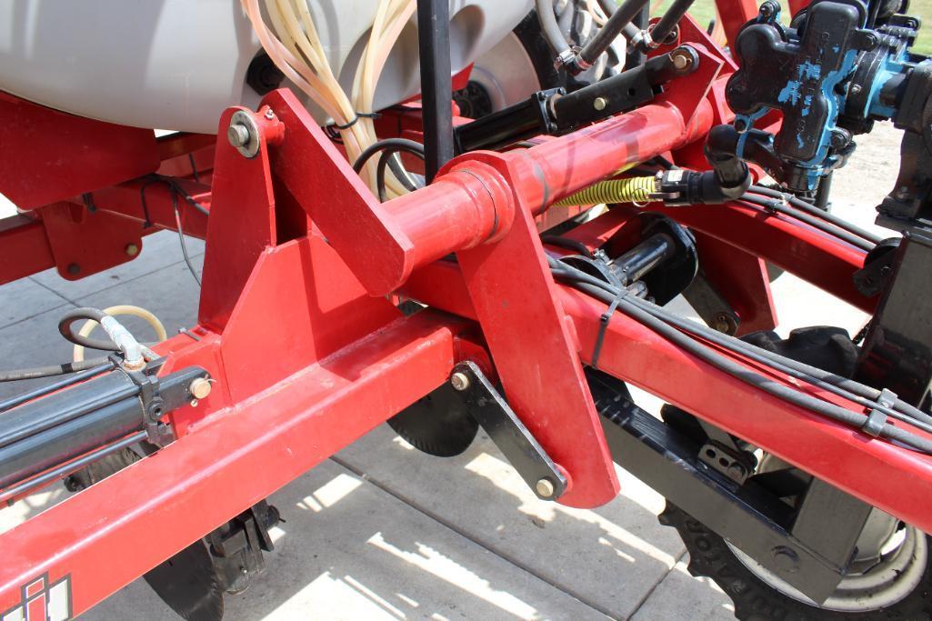 Case-IH 2800 11-knife liquid applicator