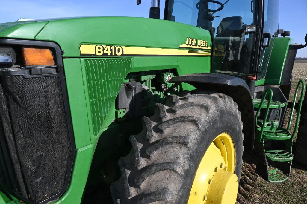 2000 John Deere 8410 MFWD tractor