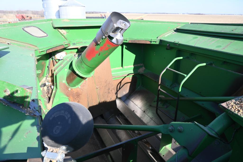 1996 John Deere 9600 4wd combine