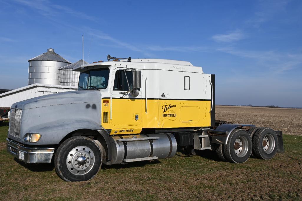 1997 International 9400 sleeper truck