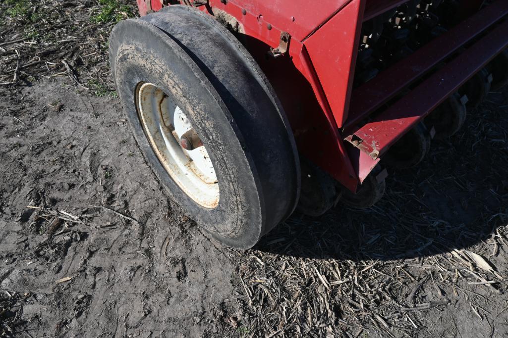 Case-IH 5100 Soybean Special 12' drill