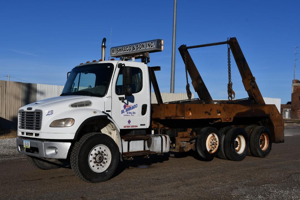 2007 Freightliner M2 106 Business Class lugger truck