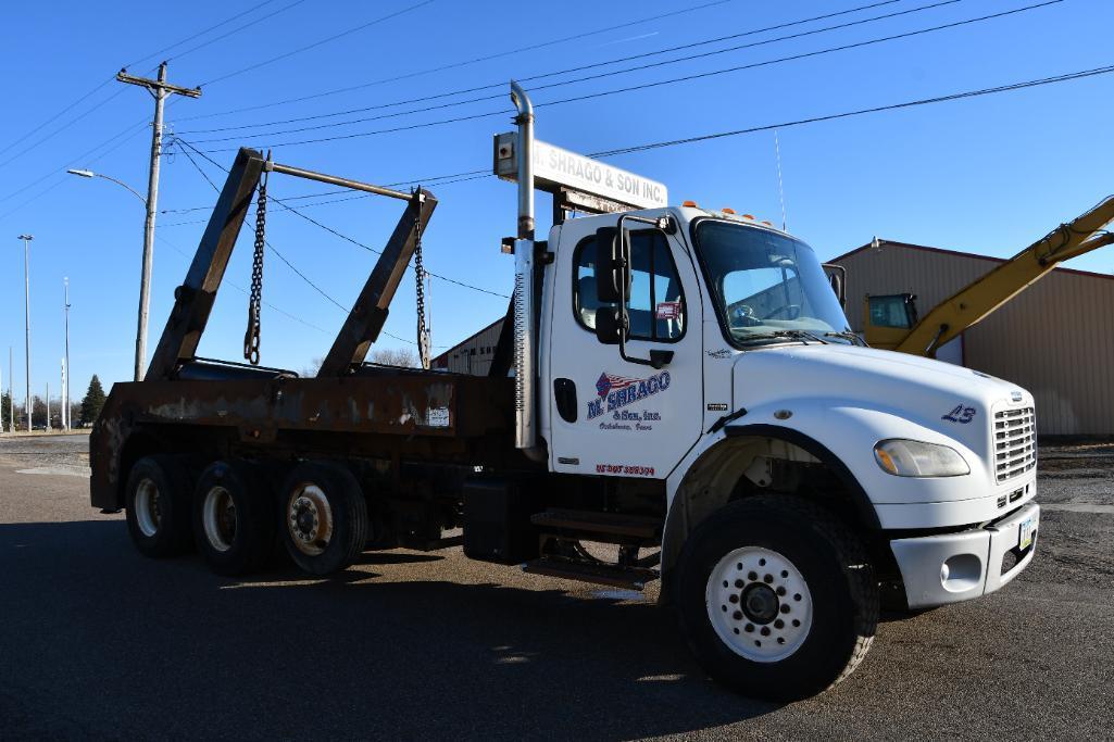 2007 Freightliner M2 106 Business Class lugger truck