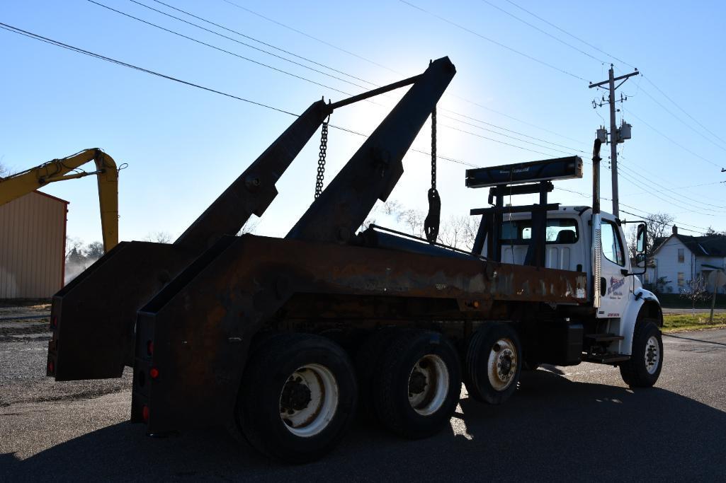 2007 Freightliner M2 106 Business Class lugger truck