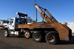 2007 Freightliner M2 106 Business Class lugger truck