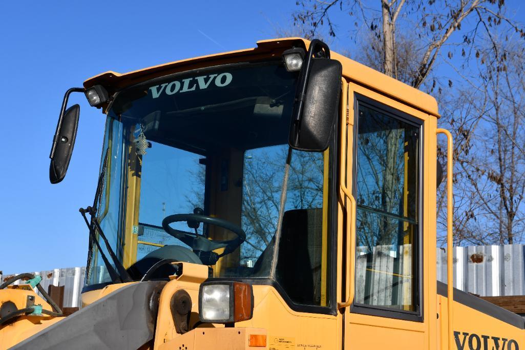 2005 Volvo L60E wheel loader