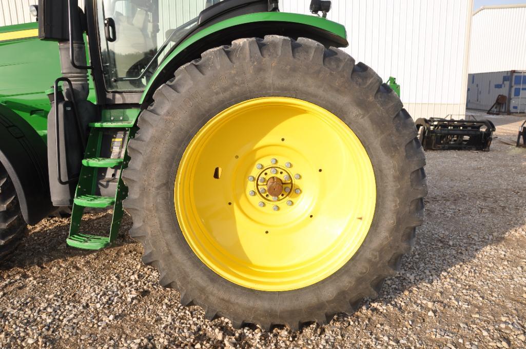 2013 John Deere 7230R MFWD tractor