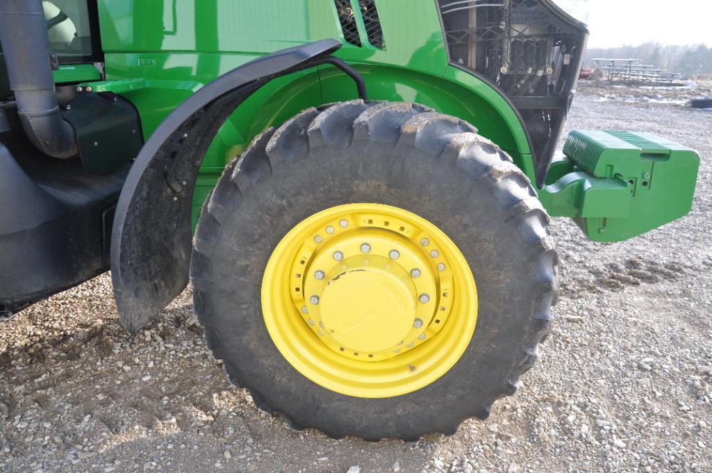 2013 John Deere 7230R MFWD tractor