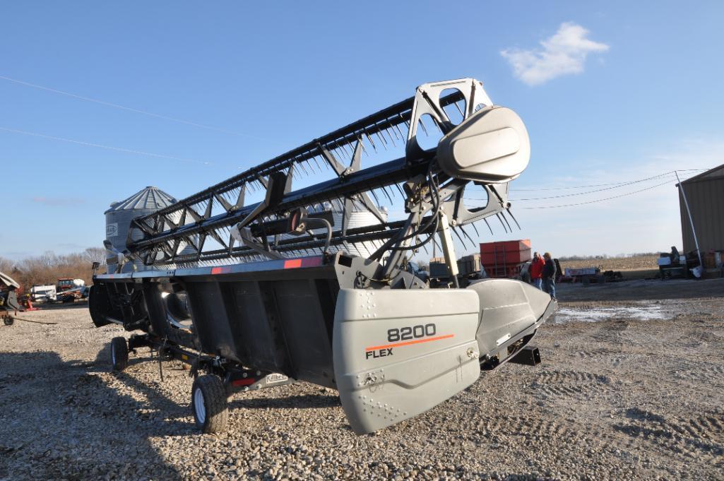 AGCO 8200 Flex 30' platform