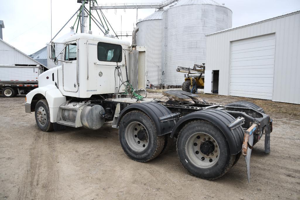 2003 Peterbilt 385 day cab semi