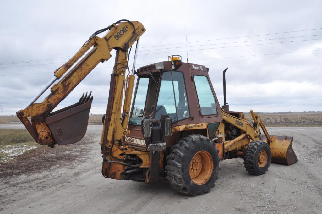 Case 580E 4wd backhoe