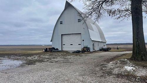Tract 4 - 3.0 surveyed acres+/- with Home, Outbuildings, Grain Bins