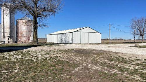 Tract 4 - 3.0 surveyed acres+/- with Home, Outbuildings, Grain Bins