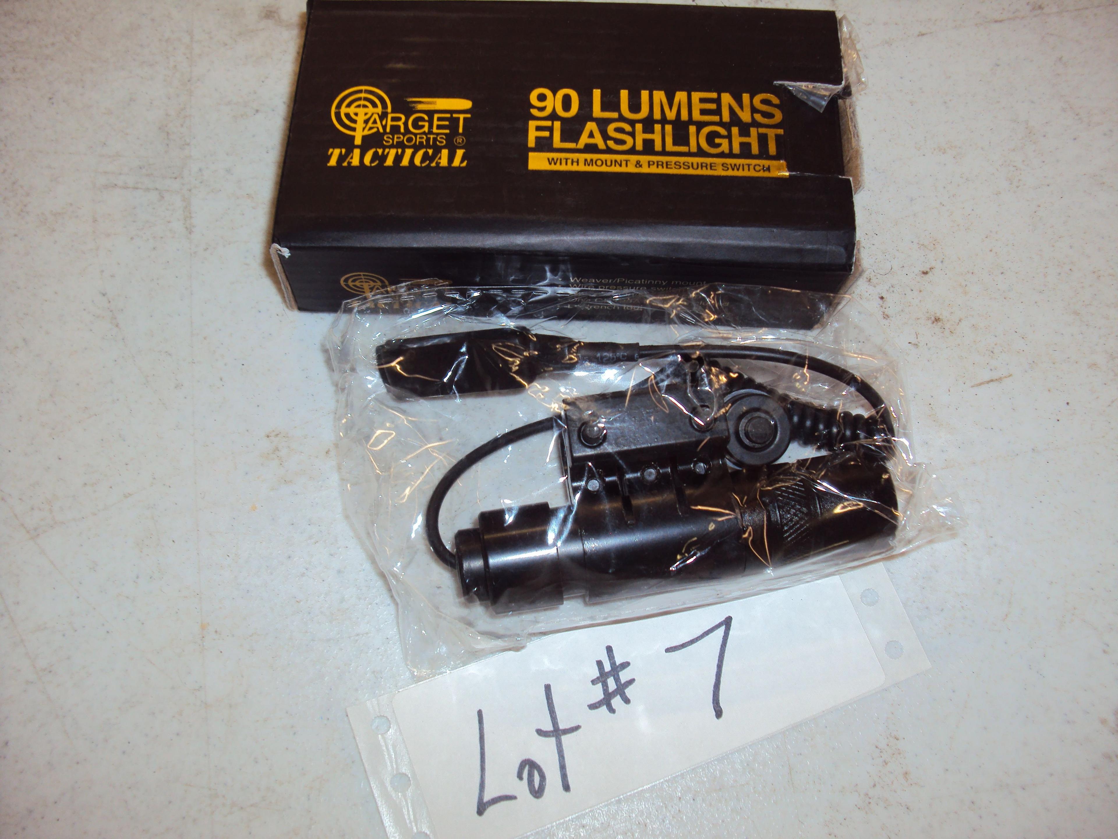 TARGET TACTICAL LIGHT WITH PRESSURE SWITCH - NIB