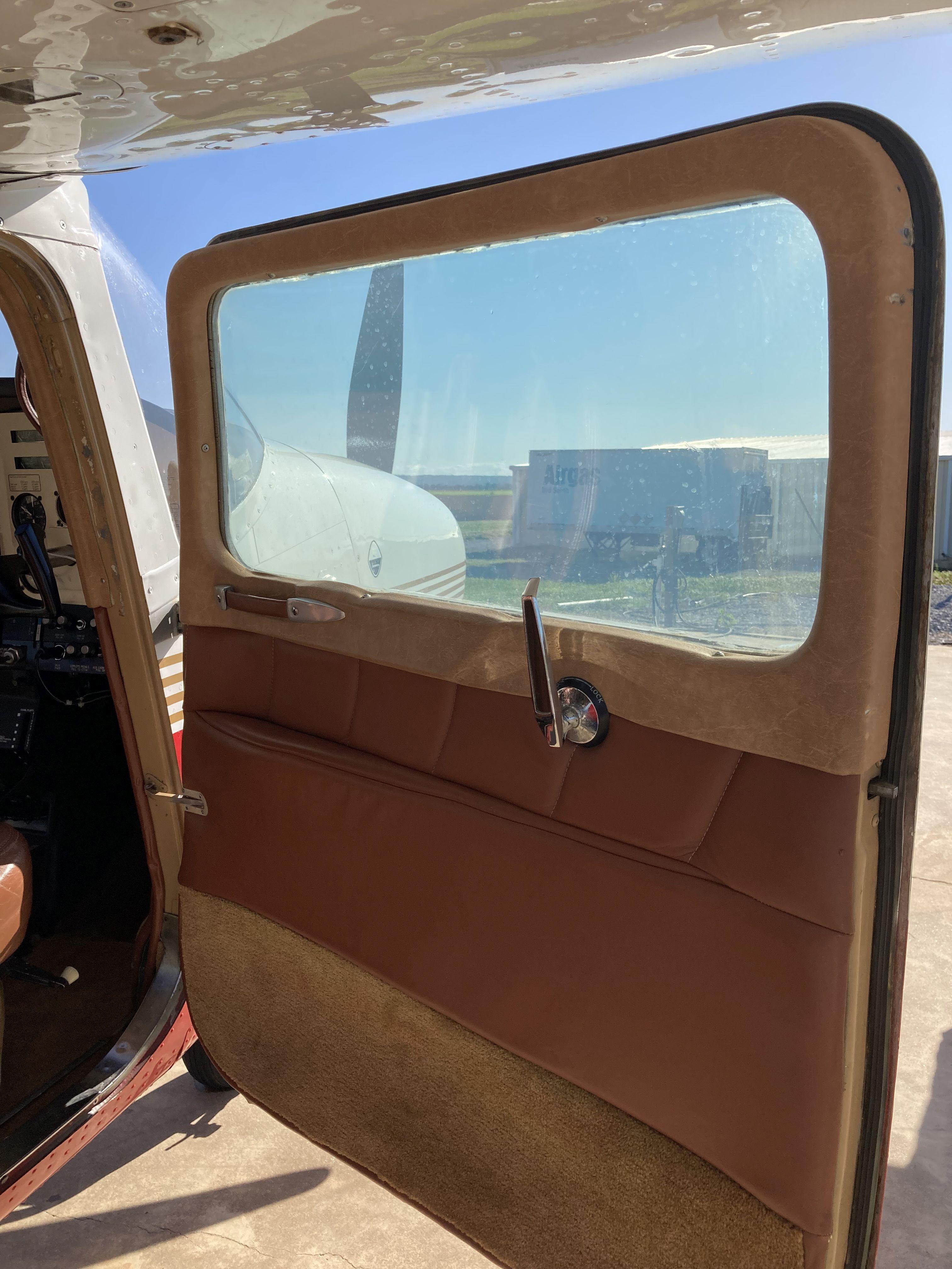 1970 Cessna 210K - Located in Newport, Arkansas