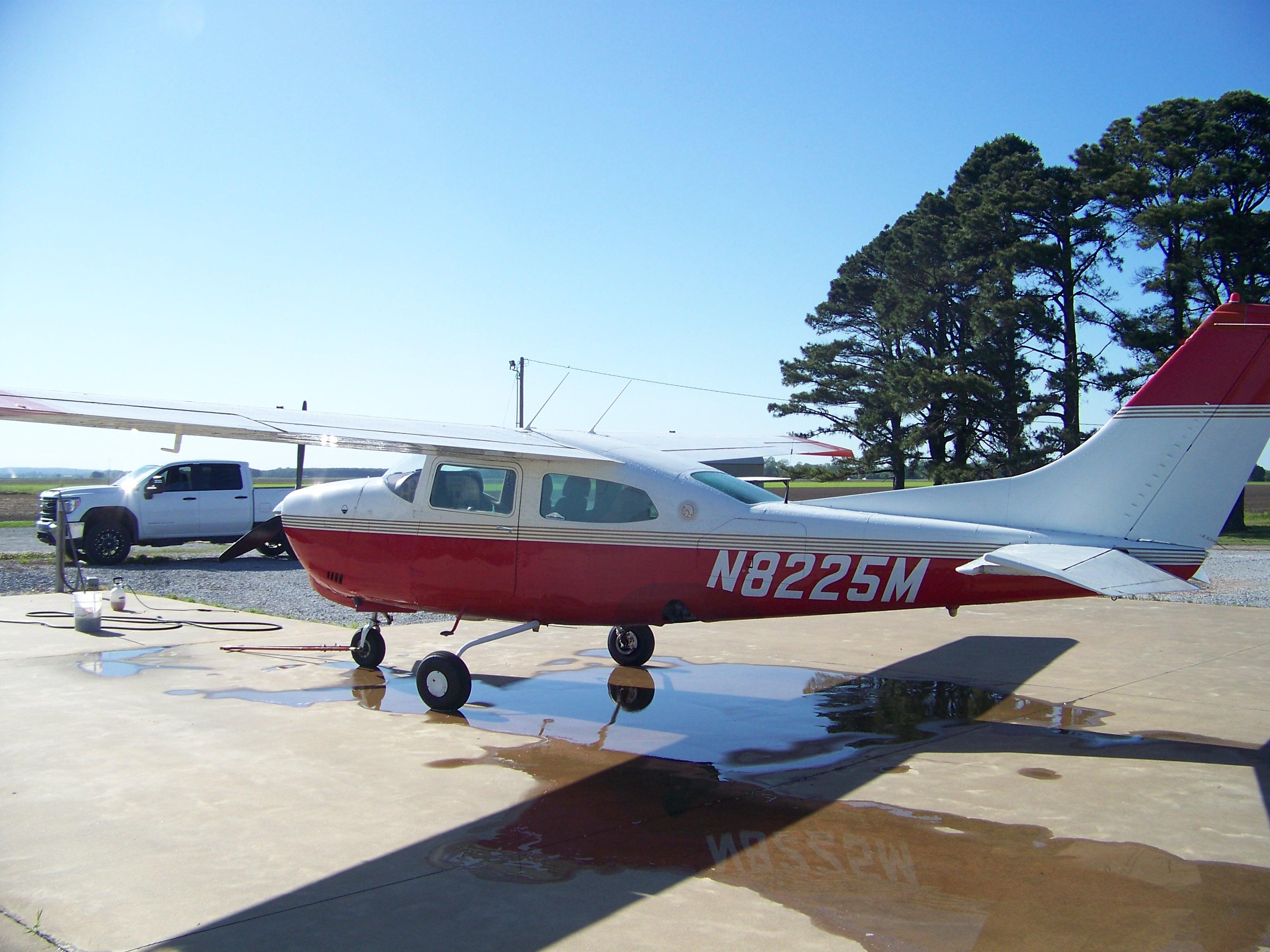 1970 Cessna 210K - Located in Newport, Arkansas