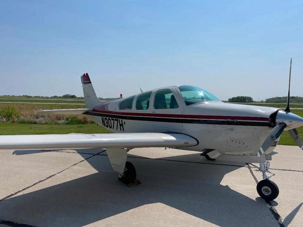 1987 Becchcraft F33 Bonanza