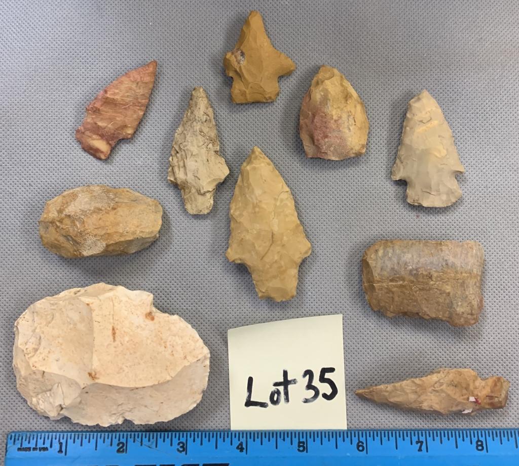 Lot of arrowheads, scraper, drill, etc.