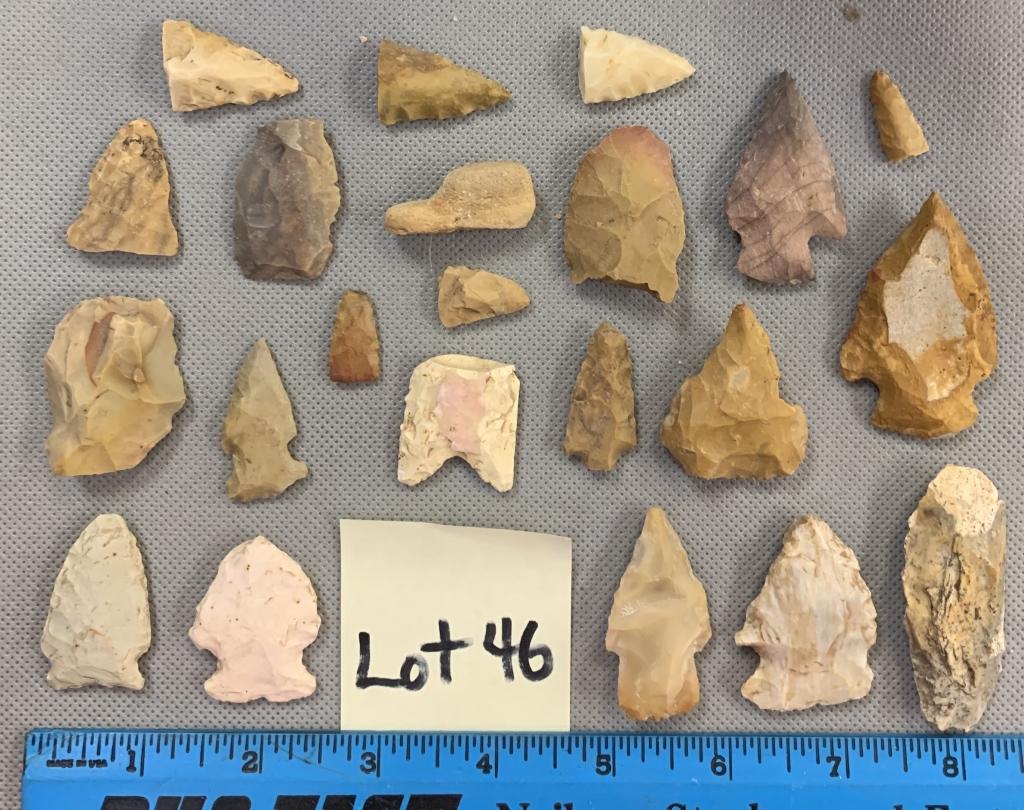 Lot of arrowheads