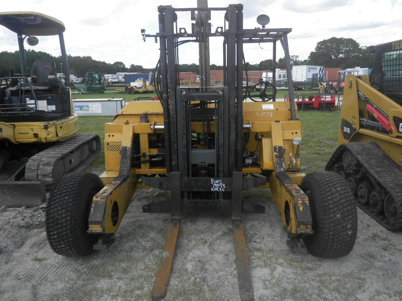 11-01158 (Equip.-Fork lift)  Seller:Private/Dealer KOOI ZRT 2-3-3 PIGGY BACK FORK LIFT