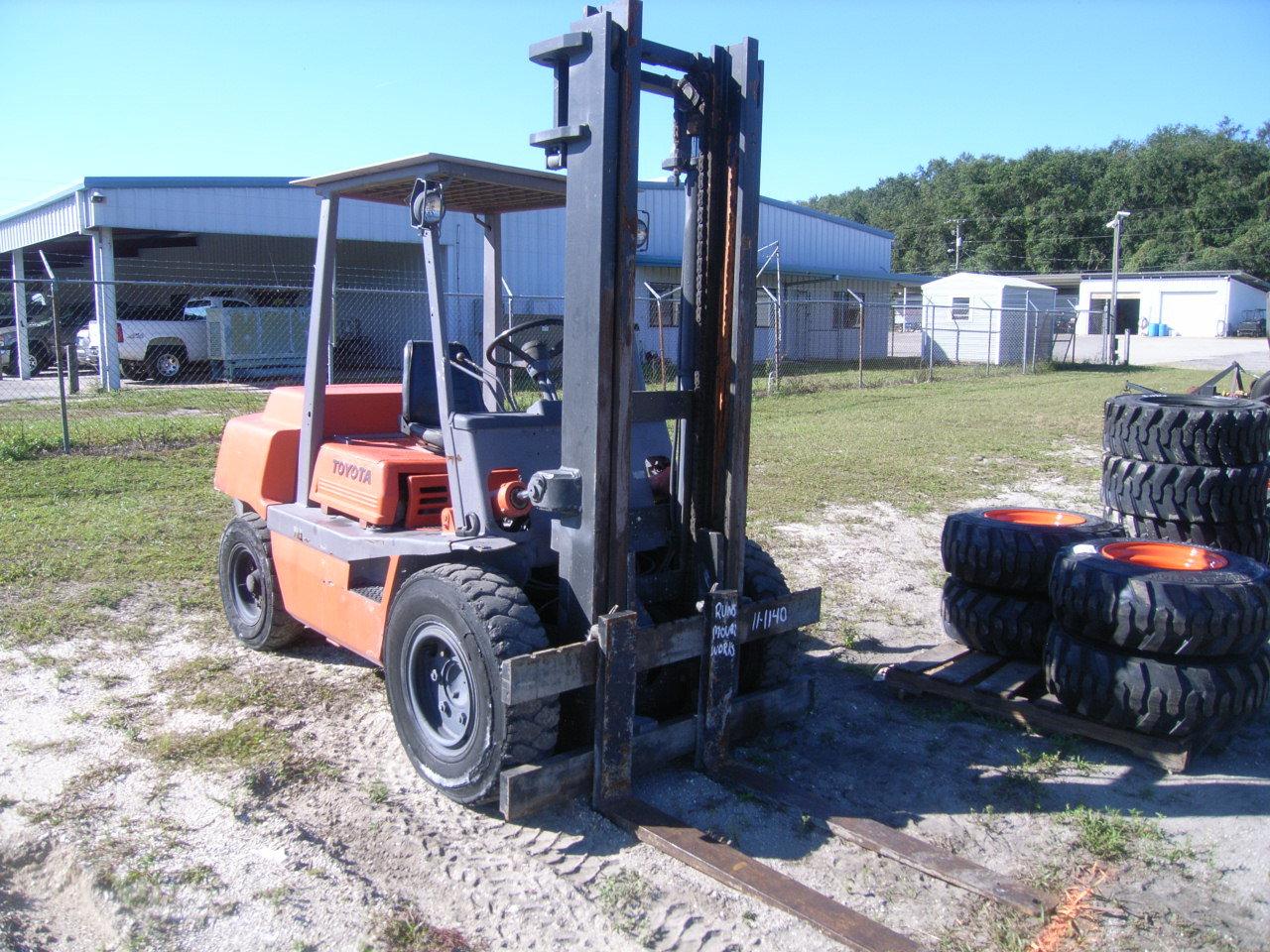 11-01140 (Equip.-Fork lift)  Seller:Private/Dealer TOYOTA 03-3GF35 5000LN DIESEL FORK LIFT