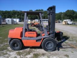 11-01140 (Equip.-Fork lift)  Seller:Private/Dealer TOYOTA 03-3GF35 5000LN DIESEL FORK LIFT