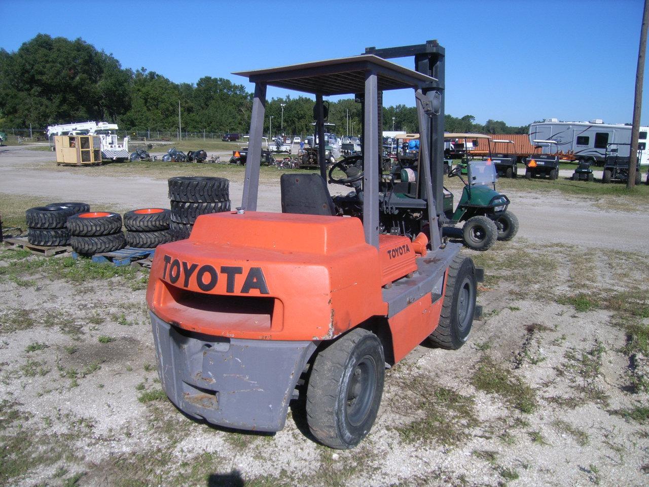 11-01140 (Equip.-Fork lift)  Seller:Private/Dealer TOYOTA 03-3GF35 5000LN DIESEL FORK LIFT