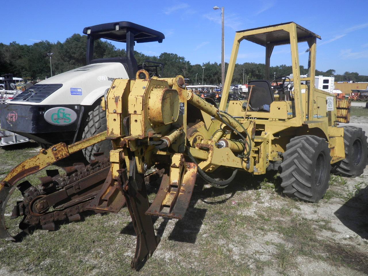 11-01152 (Equip.-Trencher)  Seller:Private/Dealer VERMEER V8550A RIDING TRENCHER