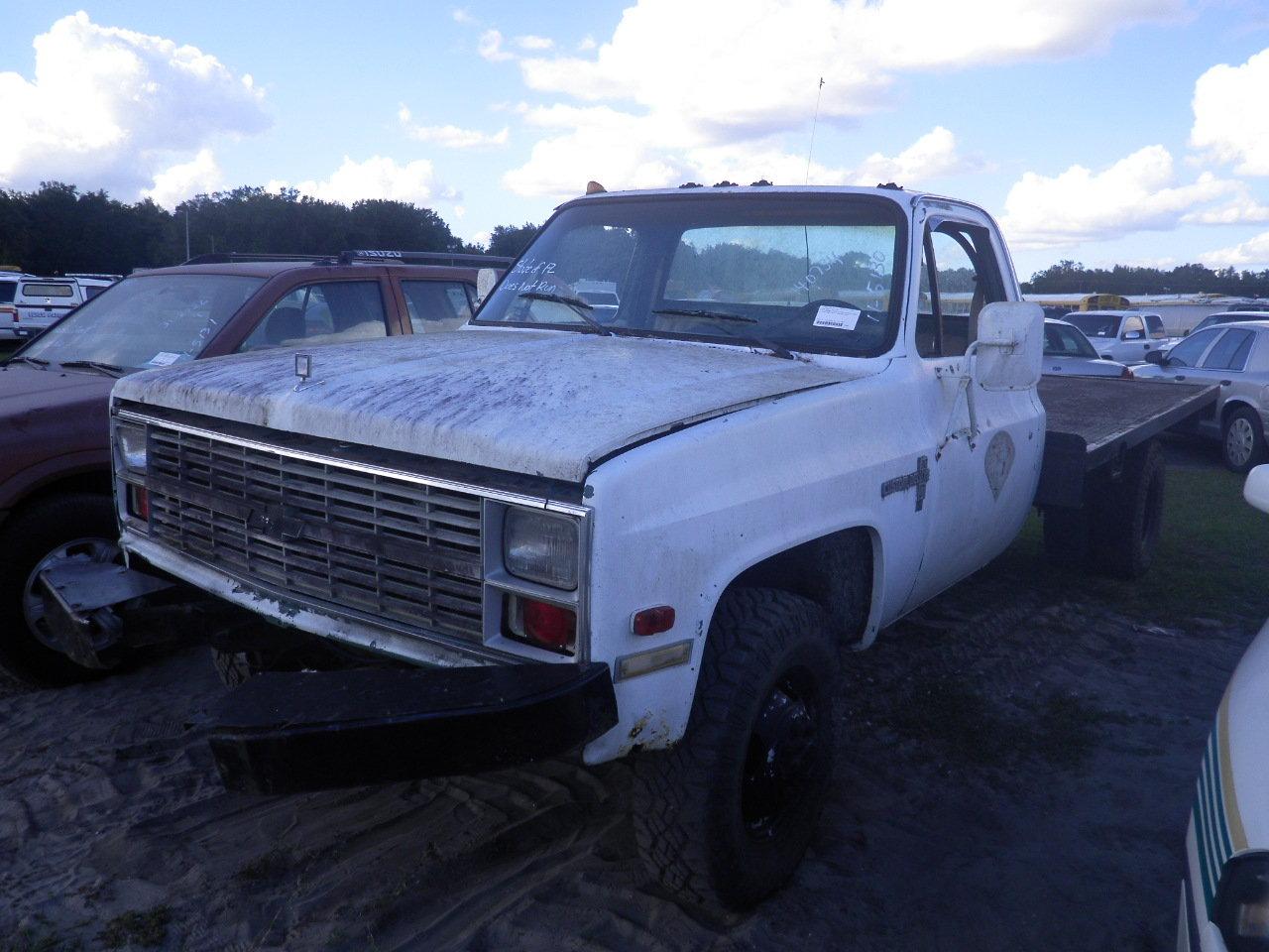 11-05130 (Trucks-Flatbed)  Seller:Florida State DEP 1984 CHEV C30
