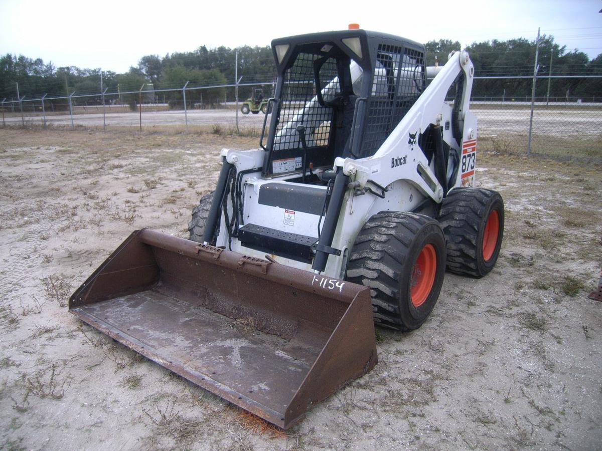 1-01154 (Equip.-Loader- skid steer)  Seller:Private/Dealer BOBCAT 873 SKID STEER LOADER