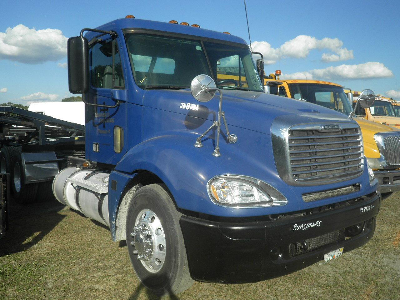 1-08212 (Trucks-Tractor)  Seller:Private/Dealer 2007 FRHT COLUMBIA