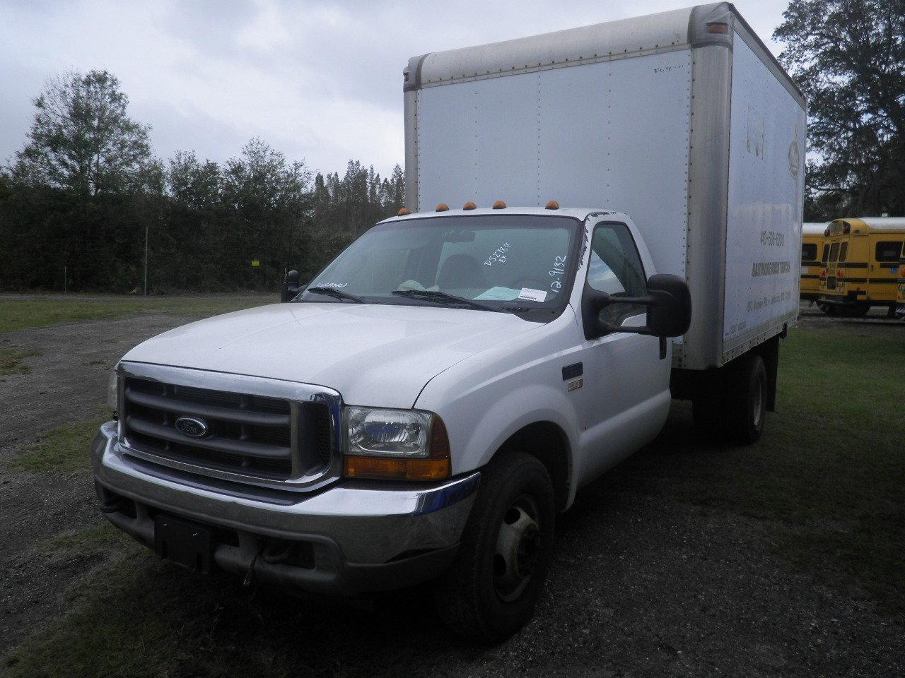 1-08132 (Trucks-Box)  Seller:Private/Dealer 2001 FORD F350