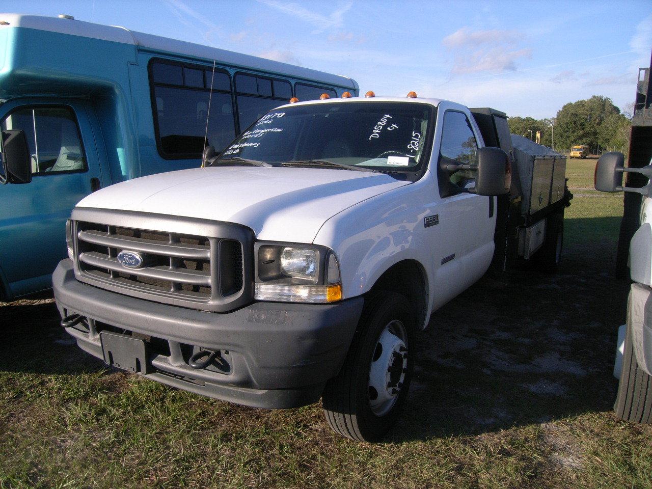 1-08215 (Trucks-Utility 2D)  Seller:Hillsborough County B.O.C.C. 2004 FORD F550