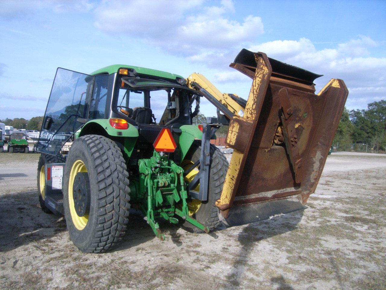 2-01146 (Equip.-Tractor)  Seller:Sarasota County Commissioners JOHN DEERE 7130 ENCLOSED CAB 4X4 TRAC