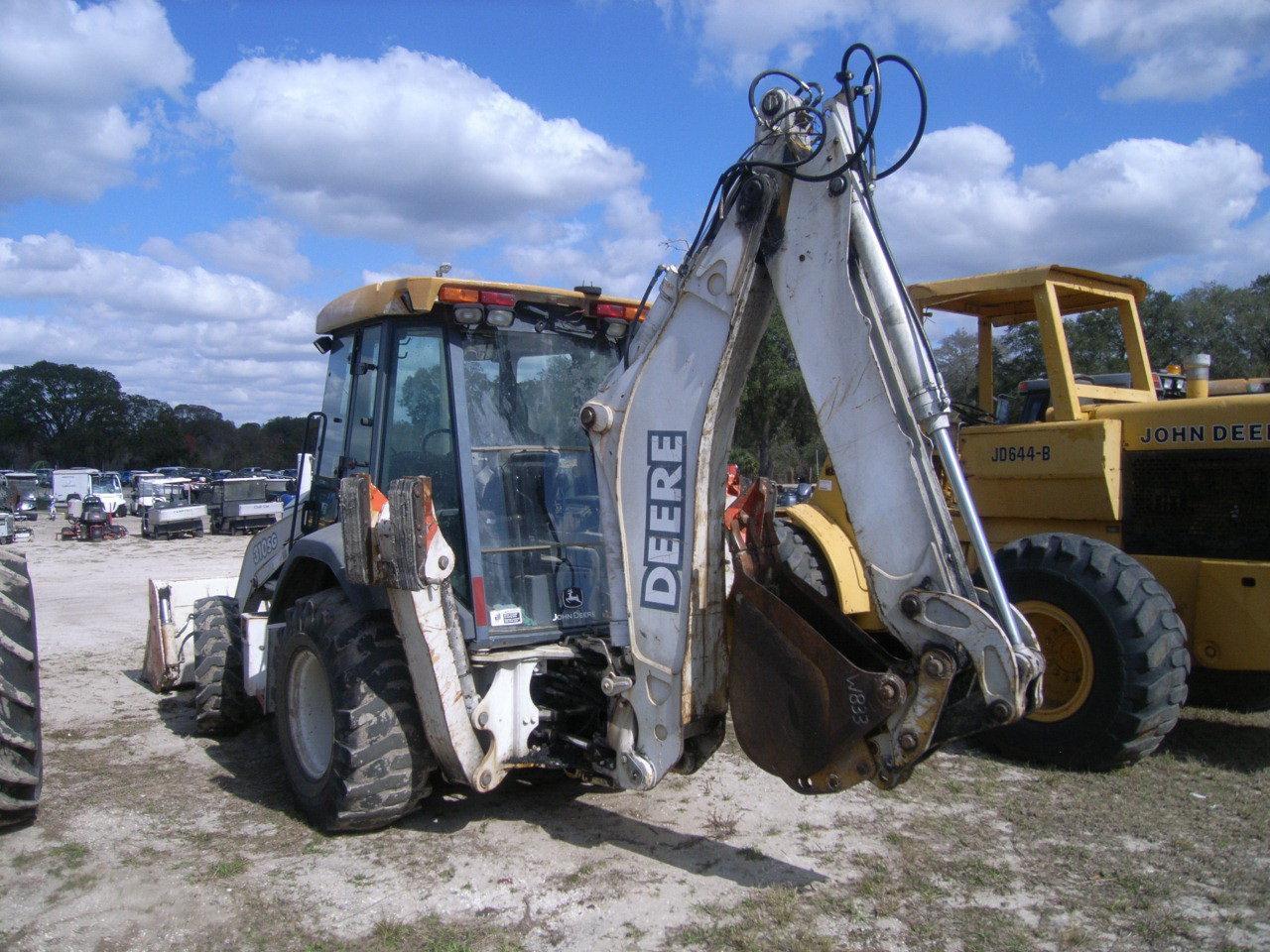 2-01172 (Equip.-Backhoe)  Seller:City of St.Petersburg JOHN DEERE 310SG ENCLOSED CAB 4X4