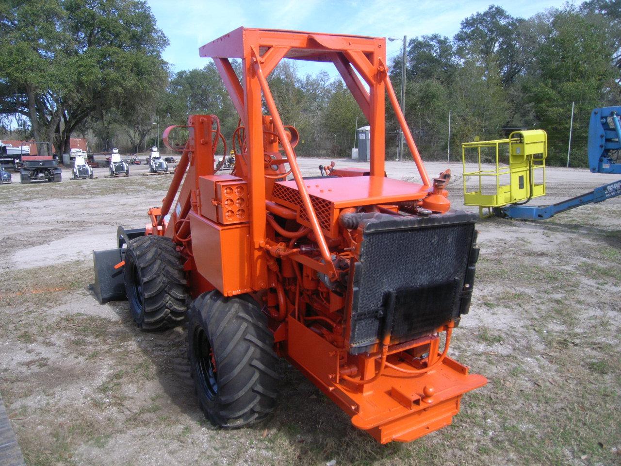 2-01194 (Equip.-Loader- wheeled)  Seller:Private/Dealer MINI WHEEL LOADER WITH GRAPPLE BUCKET